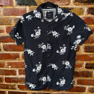 DENIM & FLOWERS Black Floral Button Up. Men’s Small